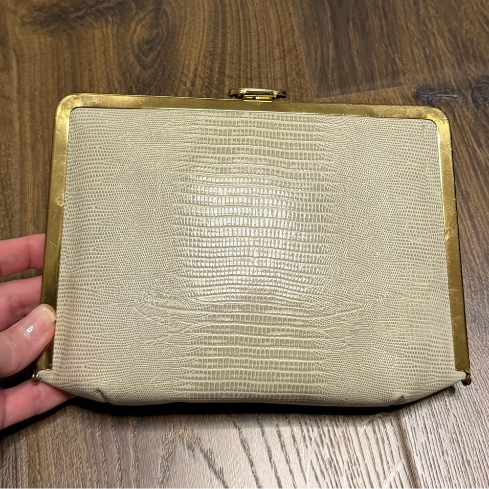 Etra vintage Elegant Cream snakeskin leather Clutch/shoulder bag, Gold Accents